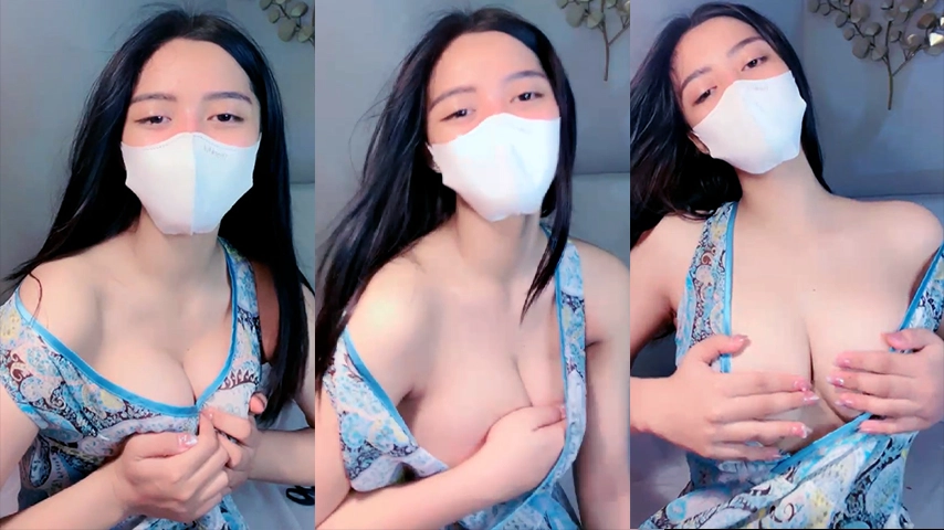 Host Cantik Mulus Remas Toket