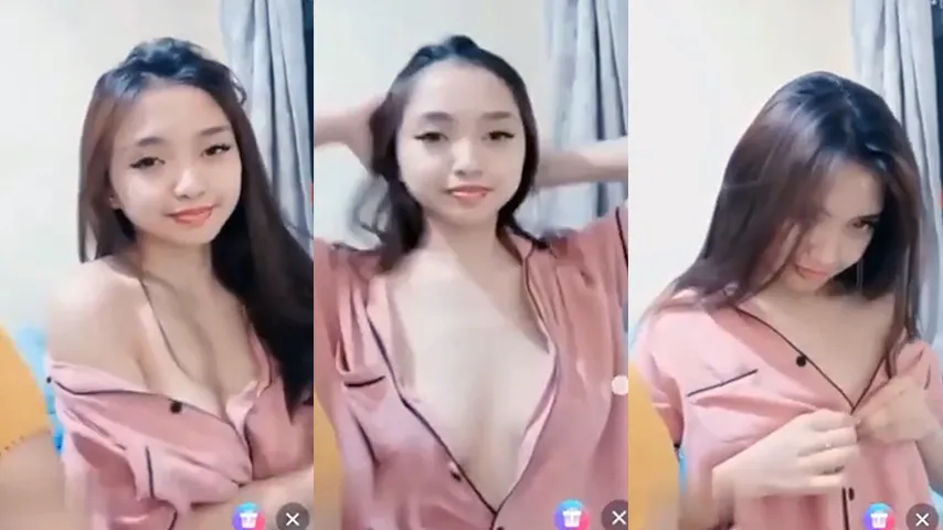 Kak Juli Cantik Show Uting Live