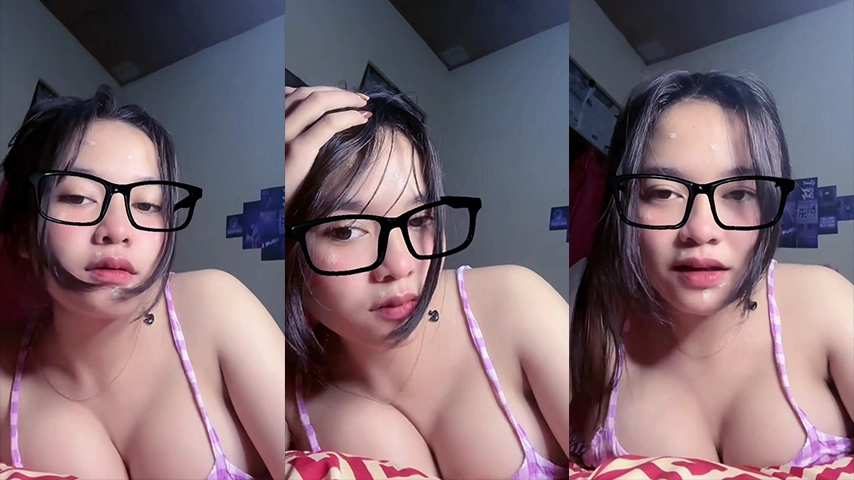 Lisa Pepaya Minta di Kenyot Susunya