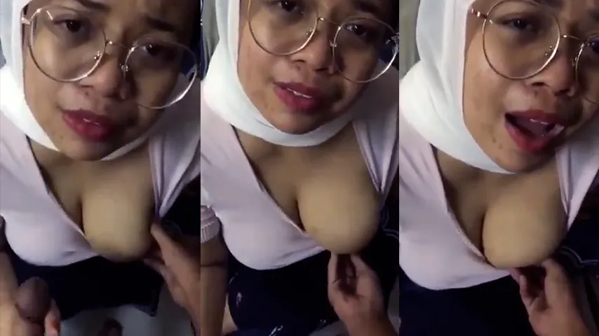 POV Hijab Tante Yana Handjob kontol