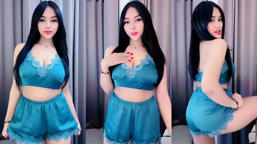 Selebgram Cantik Jadi Host di APK Mango